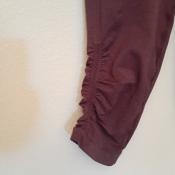 Lululemon In The Flow Crop II - Picture 5 of 16